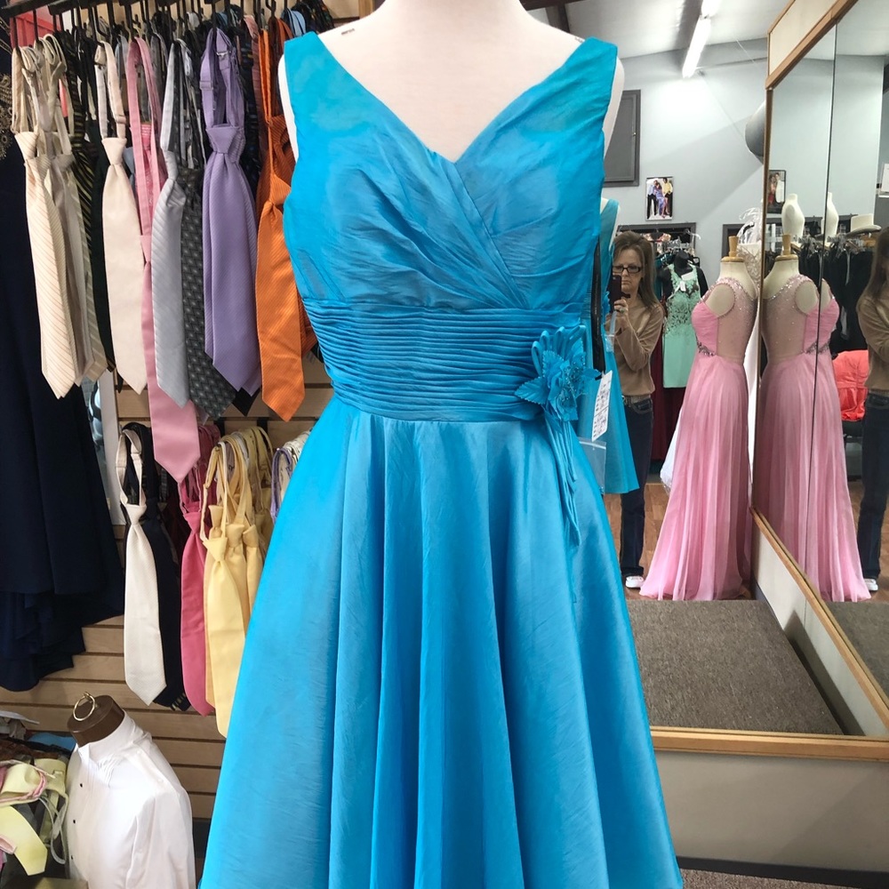 Turquoise formal Short dress by Milano size 10